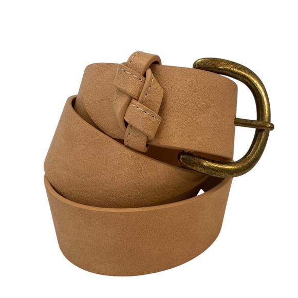 Classic Tan Belt with Gold Buckle - Picture 3 of 4